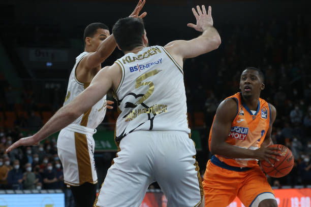 响从不亚于 响从不亚于