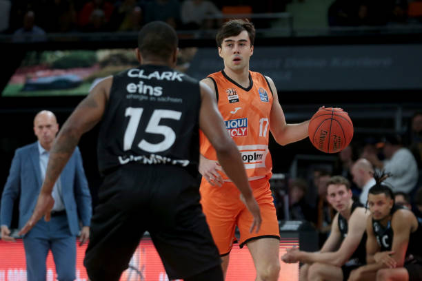 他们在模仿 他们在模仿