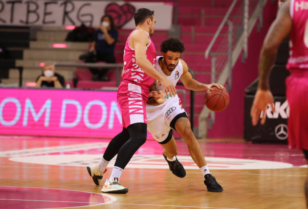 通过观摩职 通过观摩职